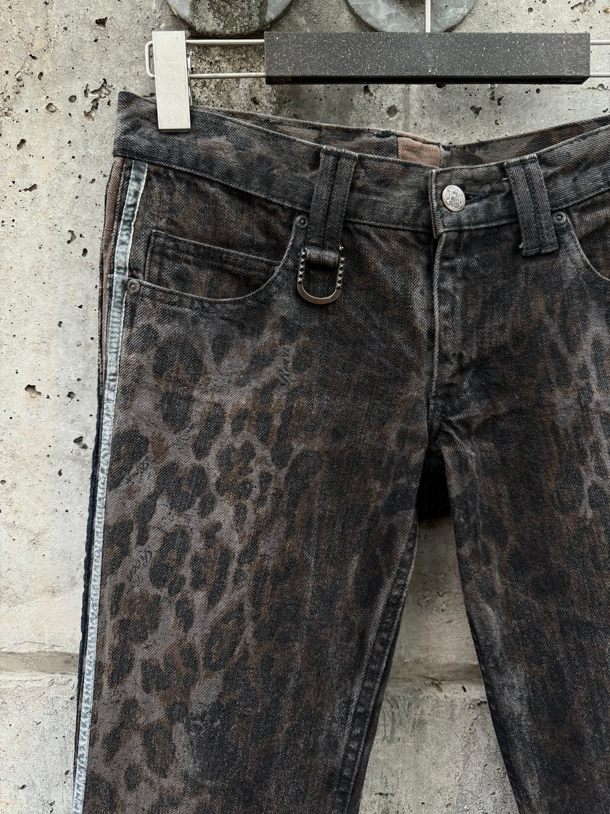 Roen Leopard Print Denim Pants (30)