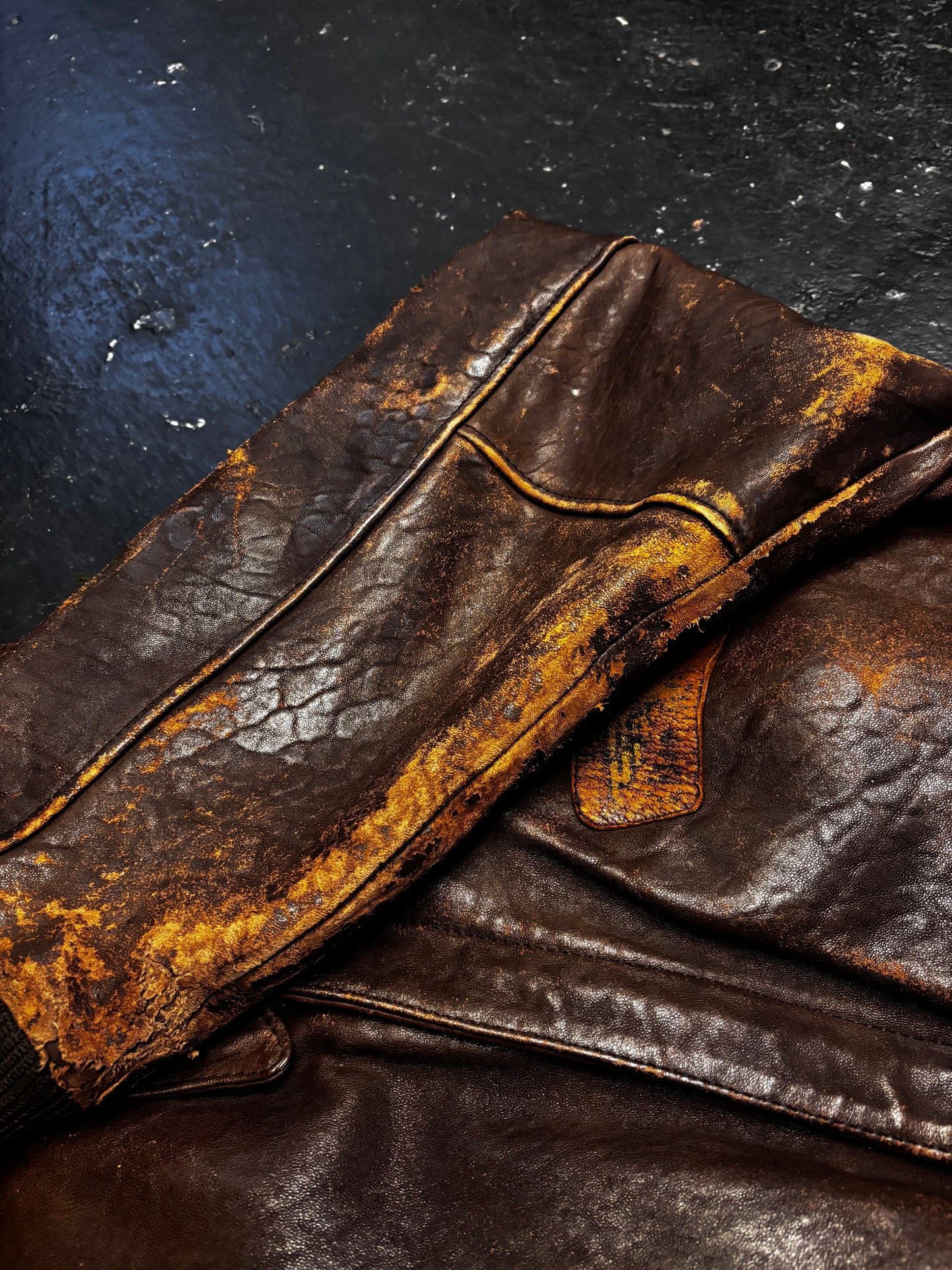 Avirex Destroyed Type G-1 Aviator Leather Jacket (M)