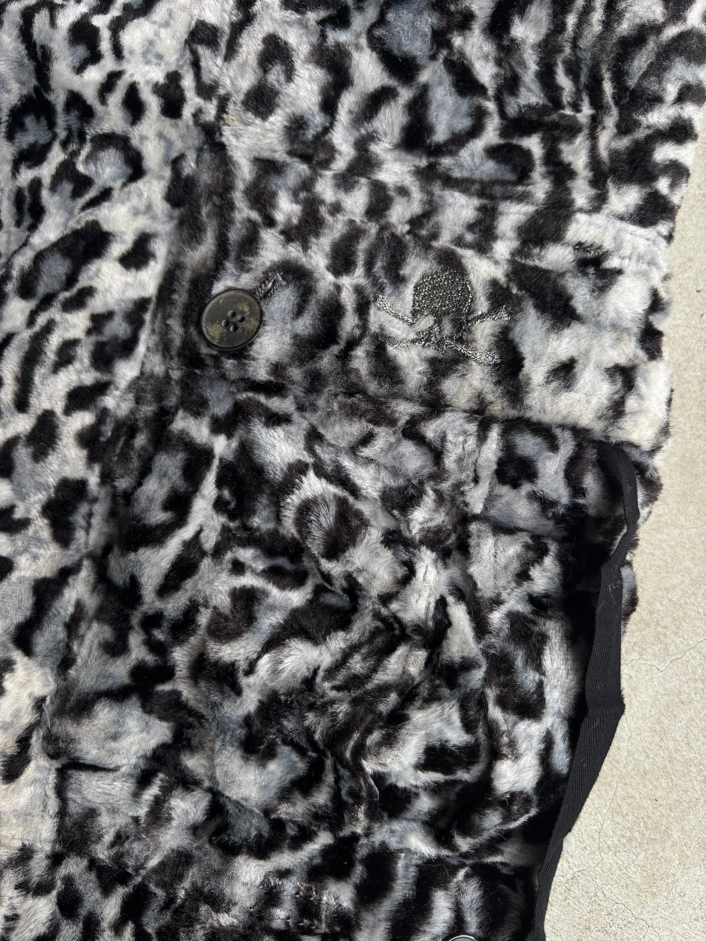 Roen Rayon Snow Leopard Shorts (30)