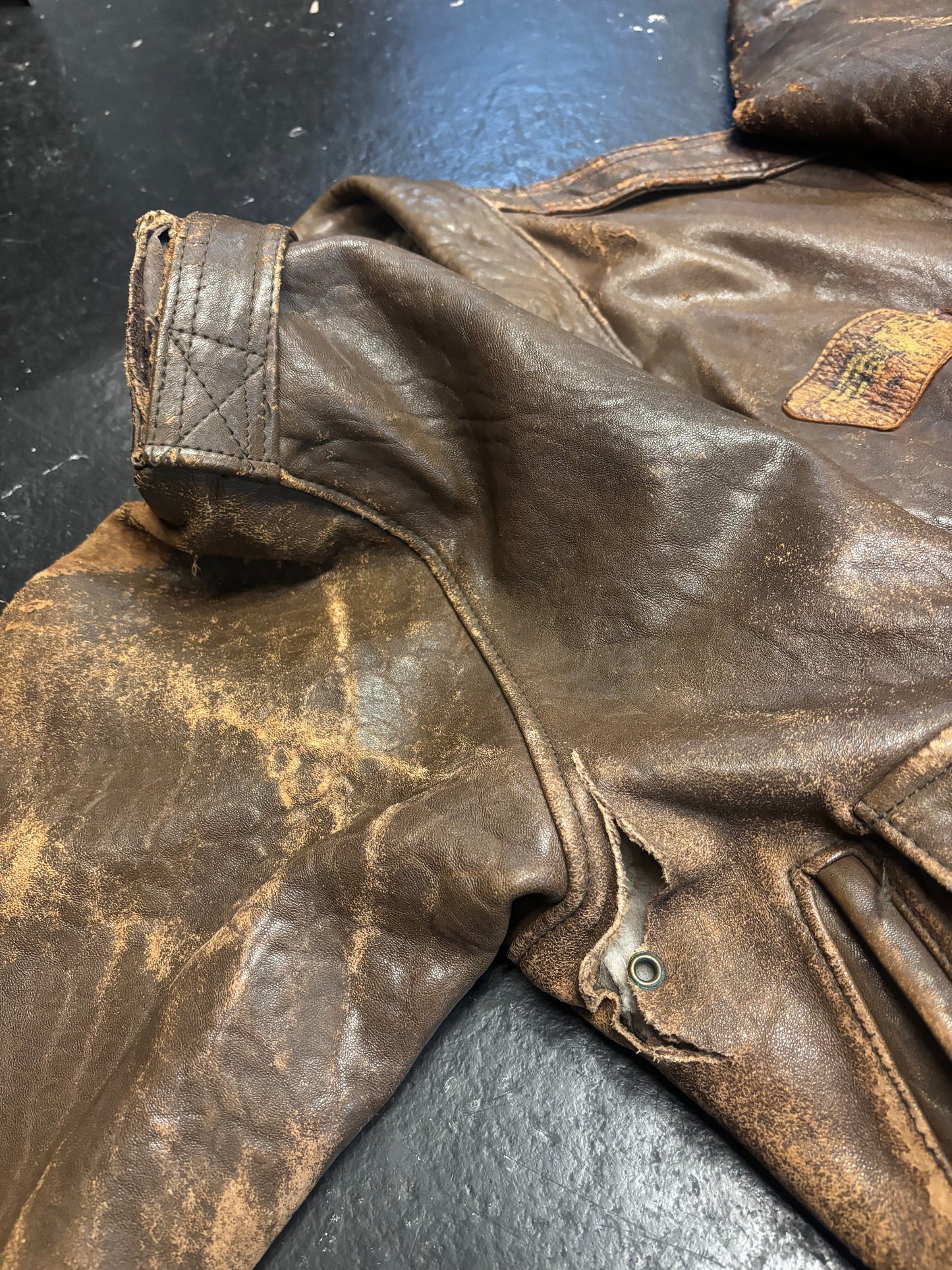 Avirex Destroyed Type G-1 Aviator Leather Jacket (M)