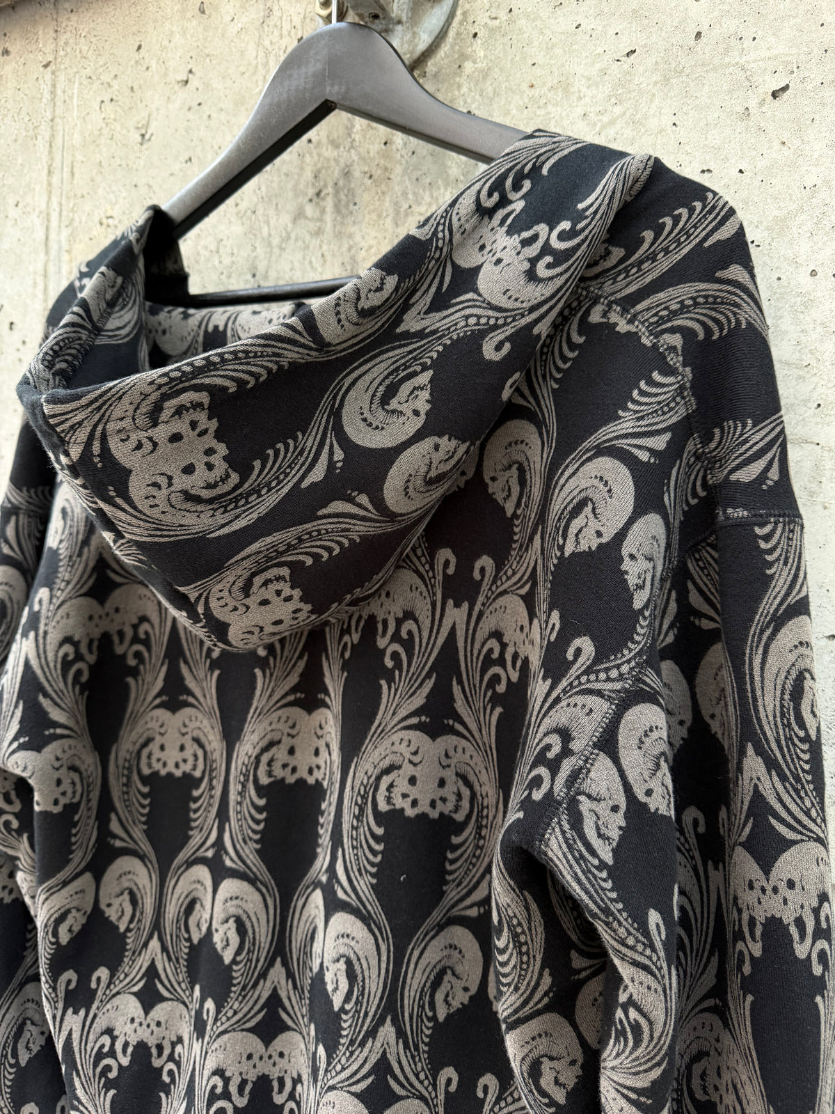 Magical Design Skull Alien Hoodie (L)