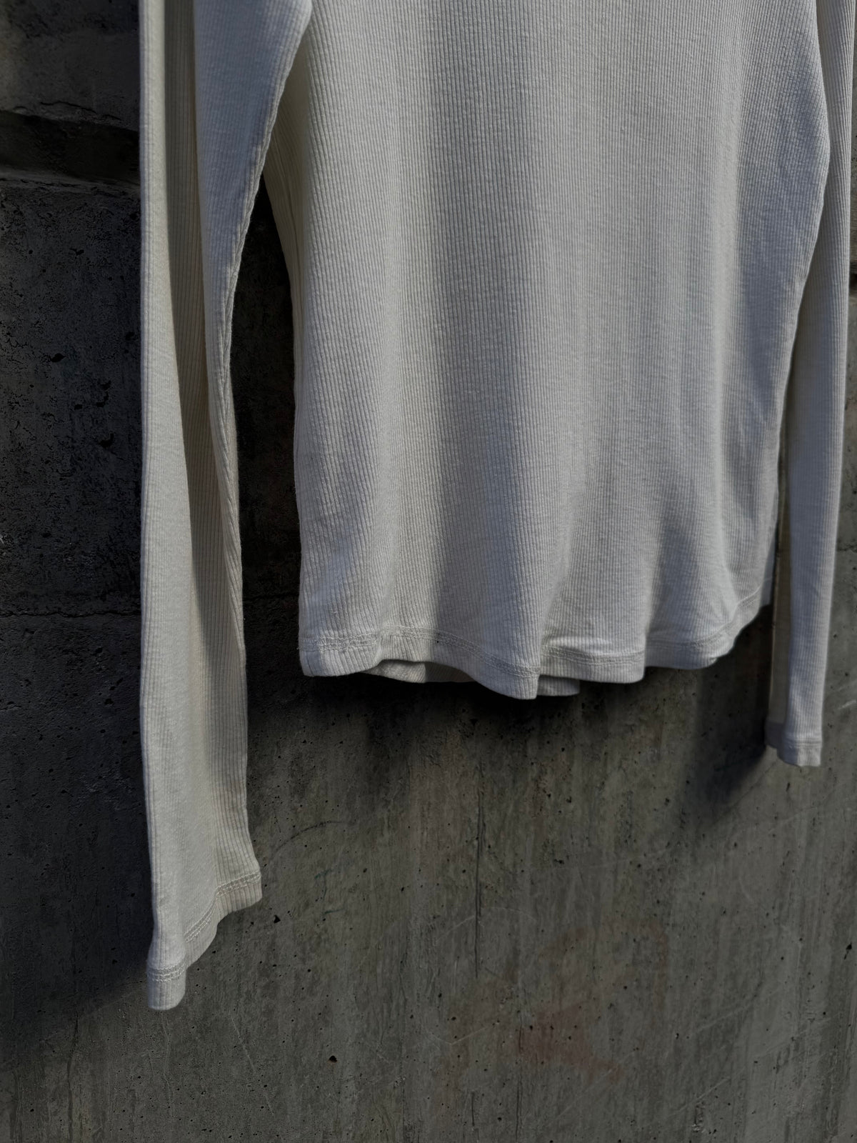 AW/04 Raf Simons « Waves » Waffle Knit Button (48)