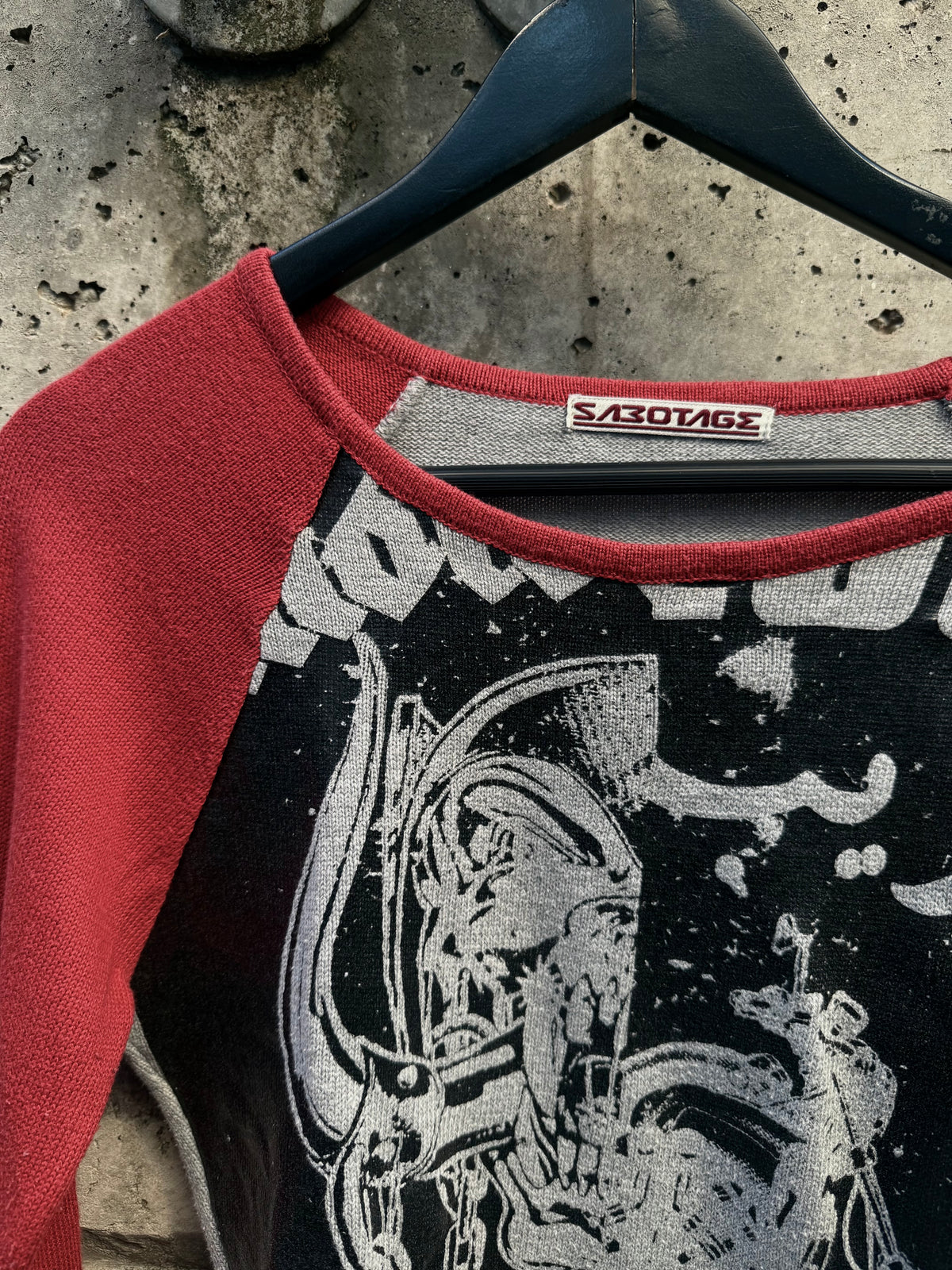 Sabotage Graphic Raglan Long Sleeve Top (M)