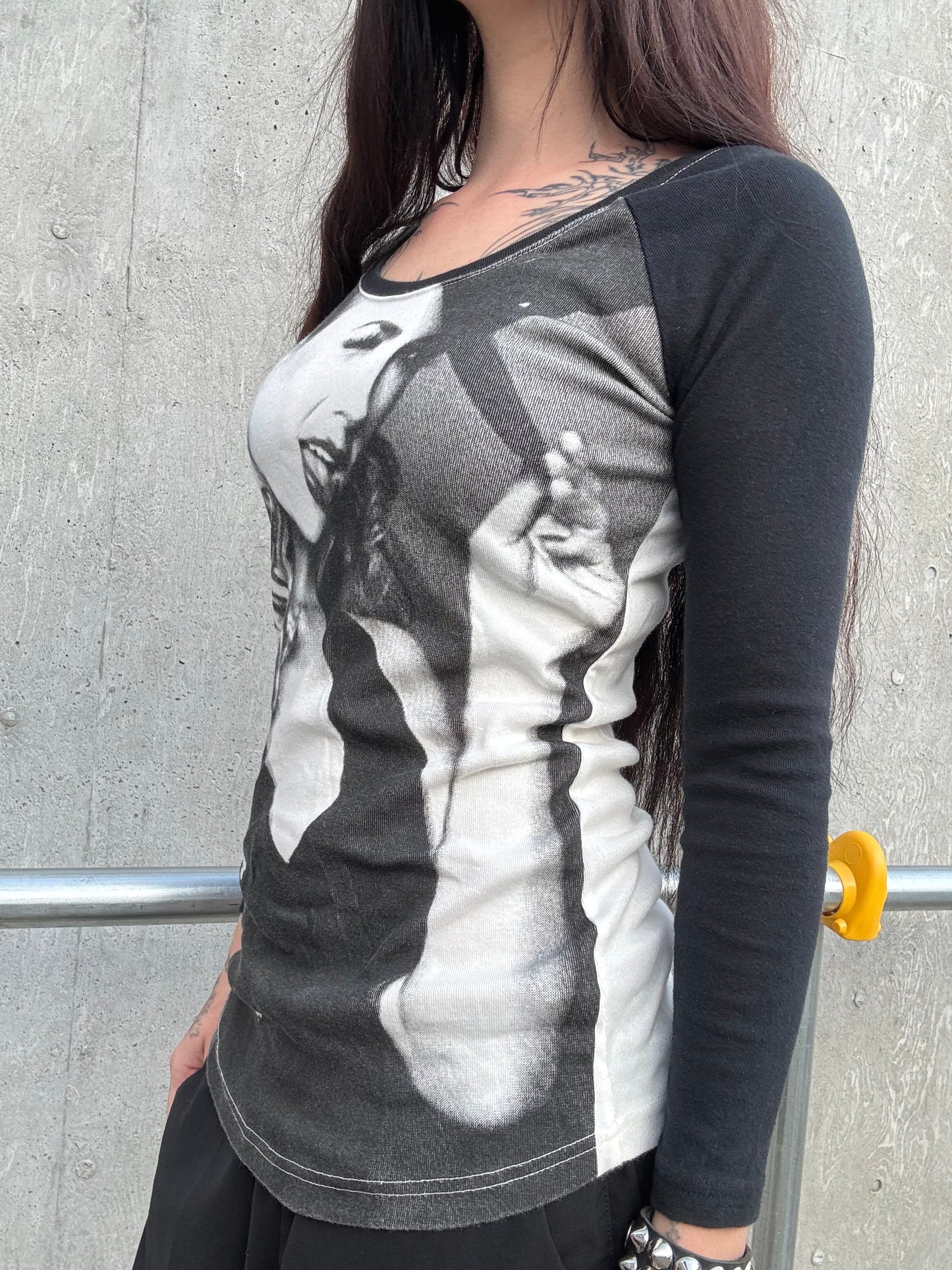 Portrait Raglan Longsleeve (M)
