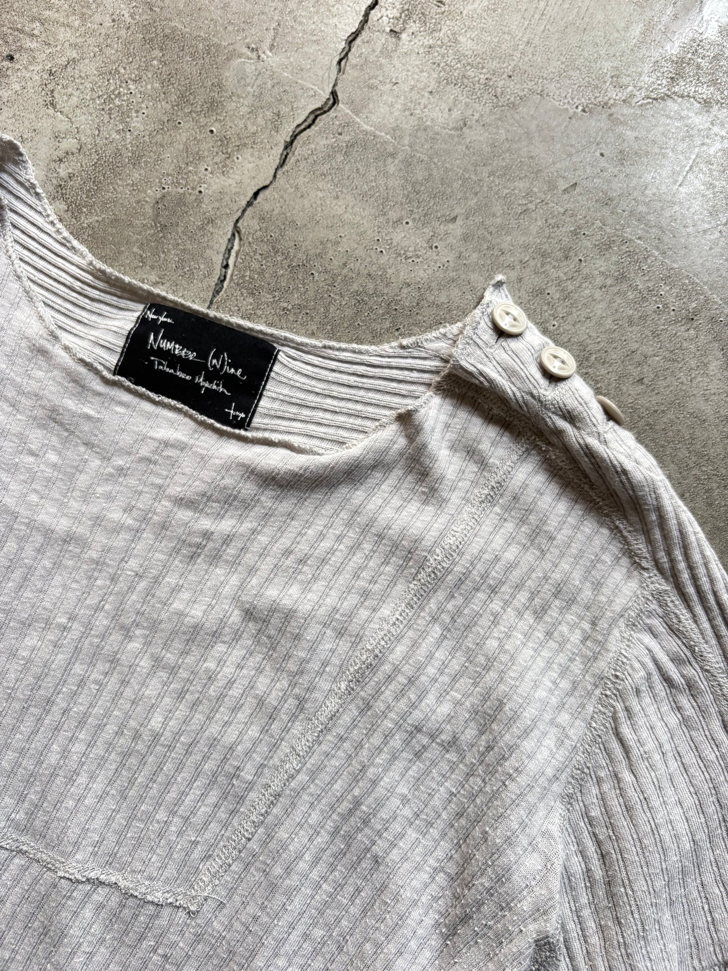 AW/09 Number (N)ine „A Closed Feeling“ Rip Tee (XS)