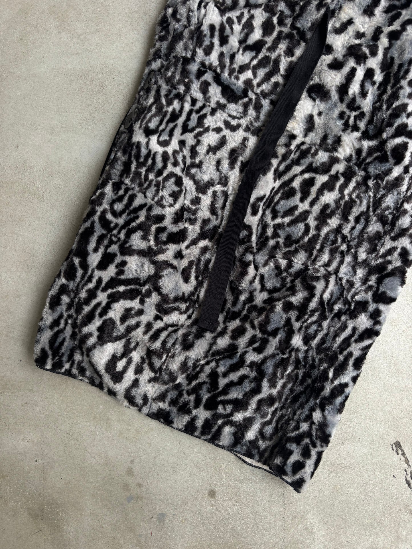 Roen Rayon Snow Leopard Shorts (30)