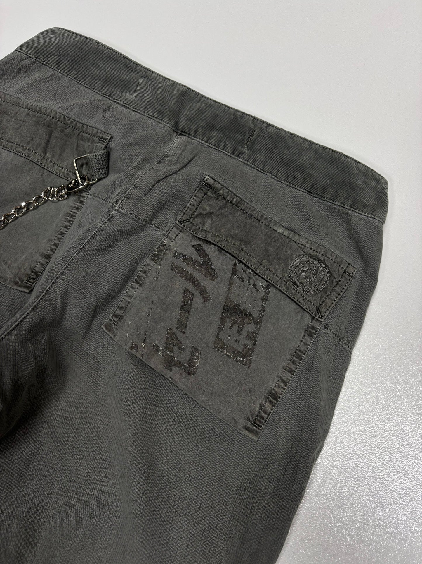 Sabotage Faded Keychain Flared Pants (28)