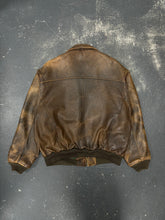 Lade das Bild in den Galerie-Viewer, 90&#39;s Distressed Bomber Leather Jacket (XL)
