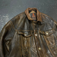 Lade das Bild in den Galerie-Viewer, 1990 Chevignon Distressed oversized Leather Bomber (L)
