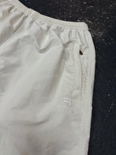 Lade das Bild in den Galerie-Viewer, Balenciaga White Ultra Baggy Trackpants (UNIFIT)
