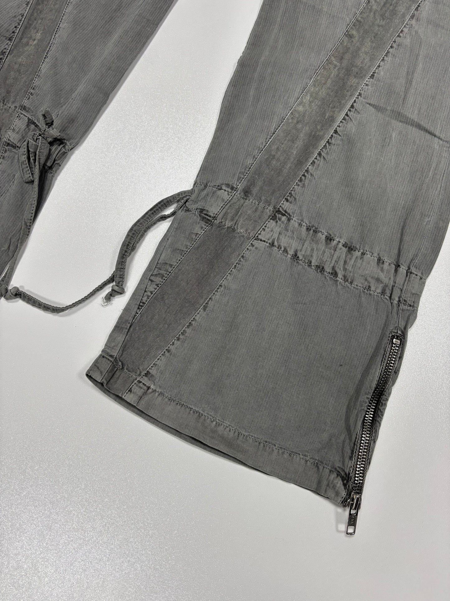 Sabotage Faded Keychain Flared Pants (28)