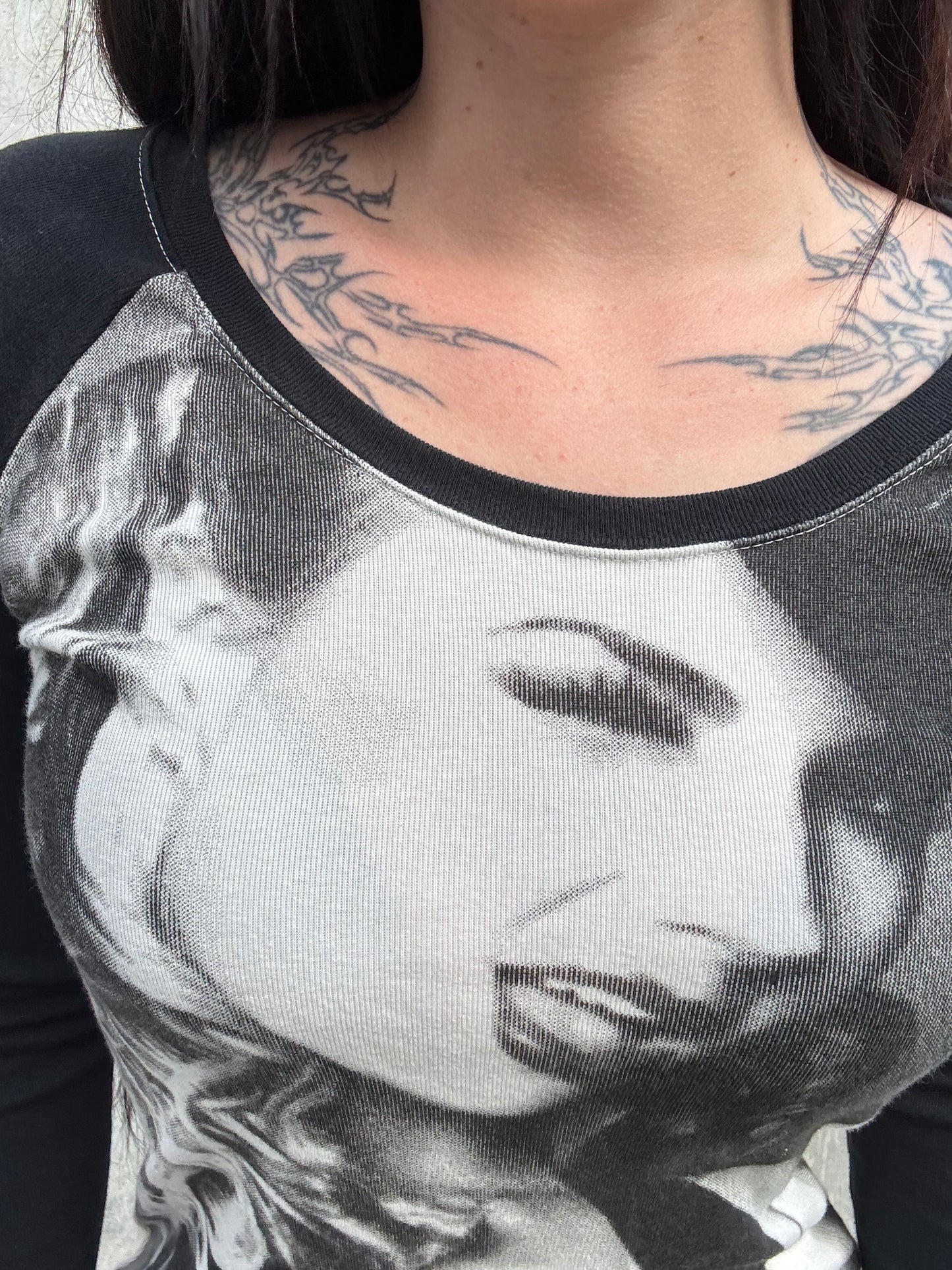 Portrait Raglan Longsleeve (M)