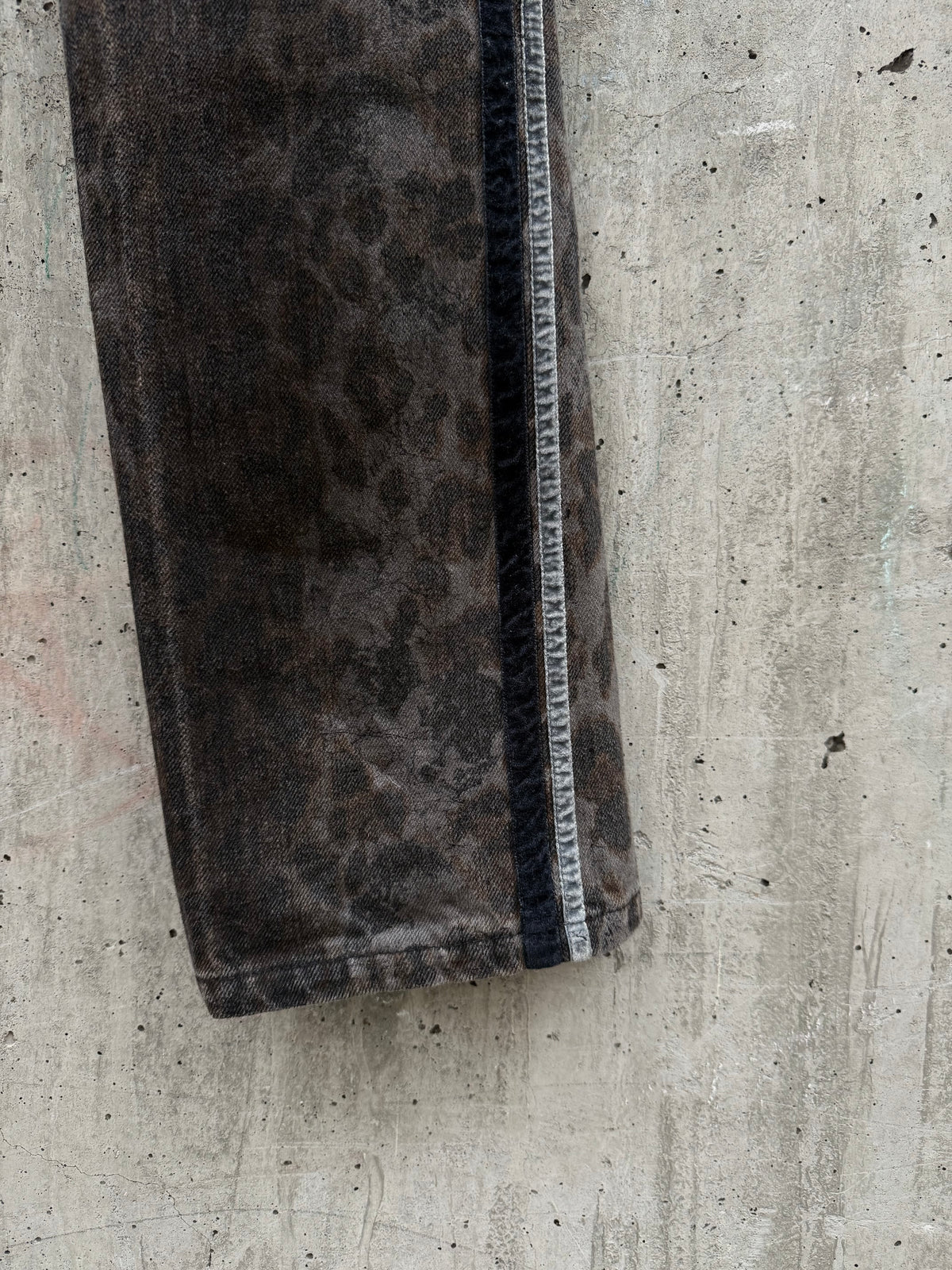 Roen Leopard Print Denim Pants (30)