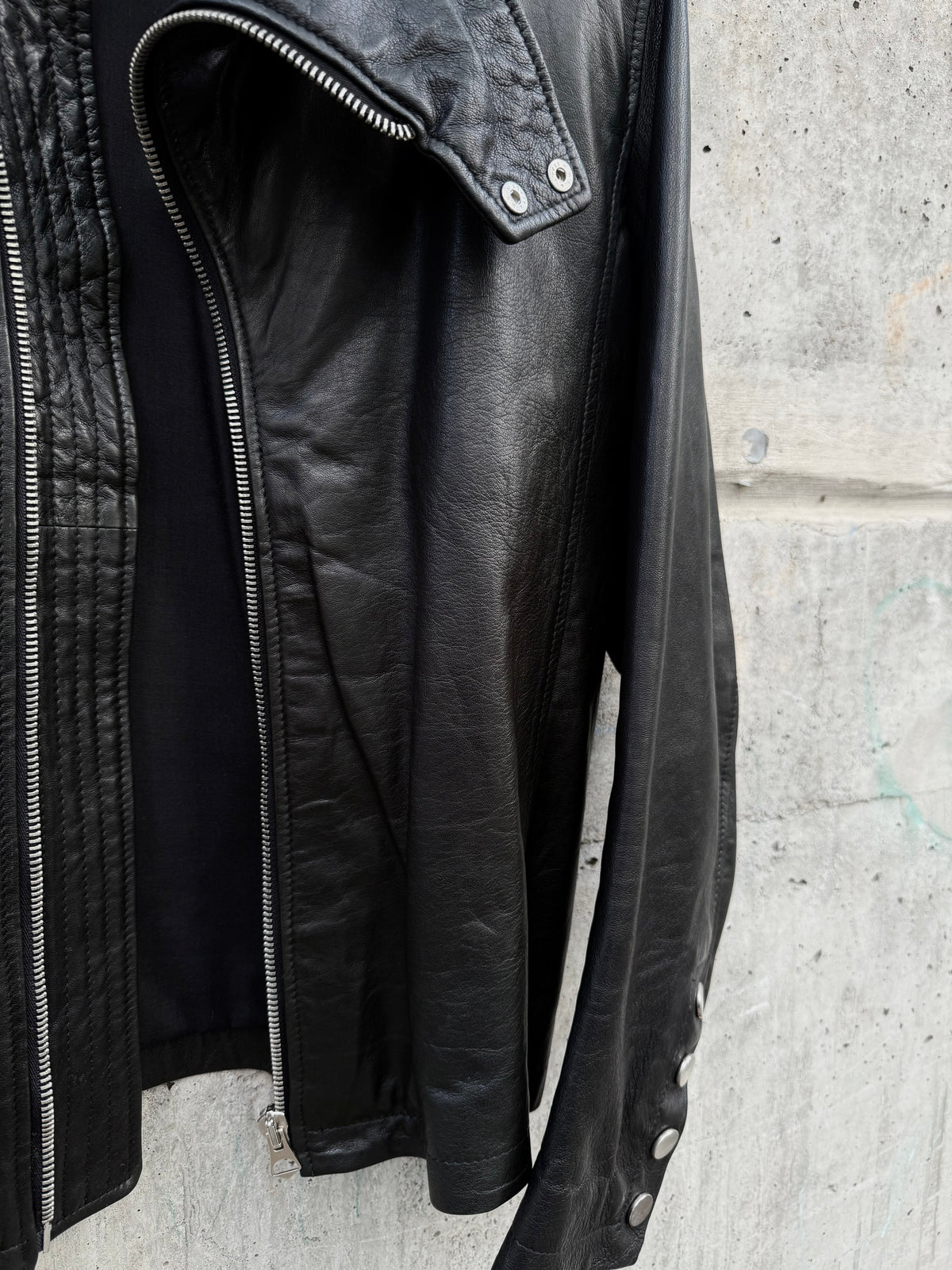 Piercurge Asymmetric High-Neck Leather Jacket (54)