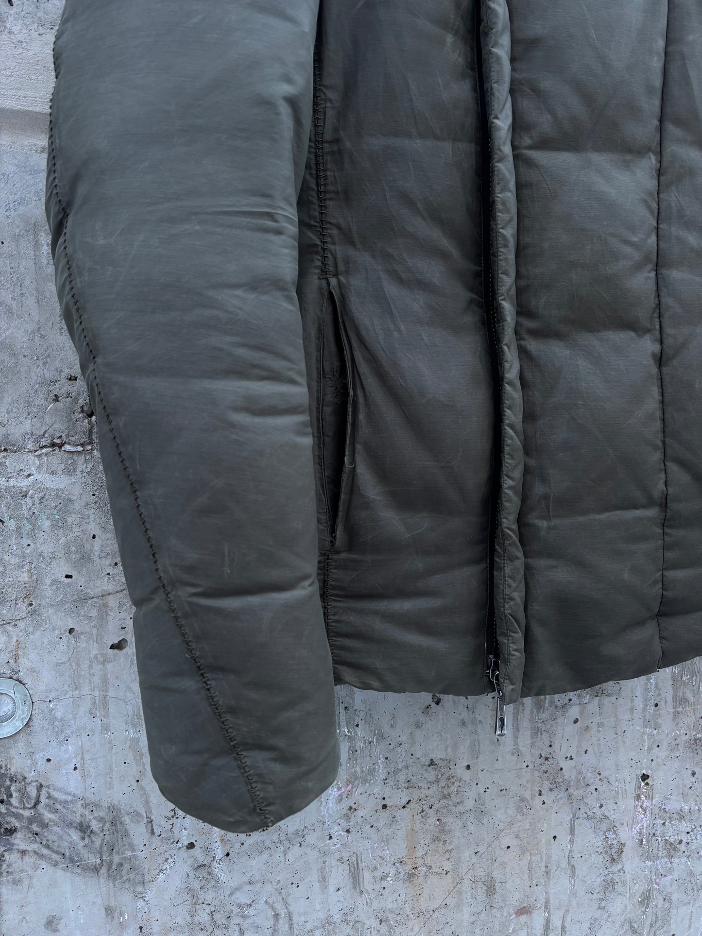 Masnada Scarstitch Faded Green Puffer Jacket (L)