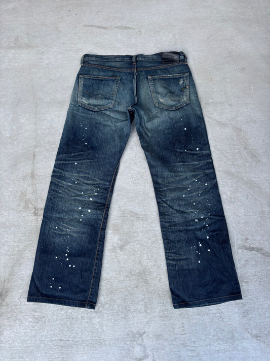 Edwin Underpatch Distressed Denim (34)