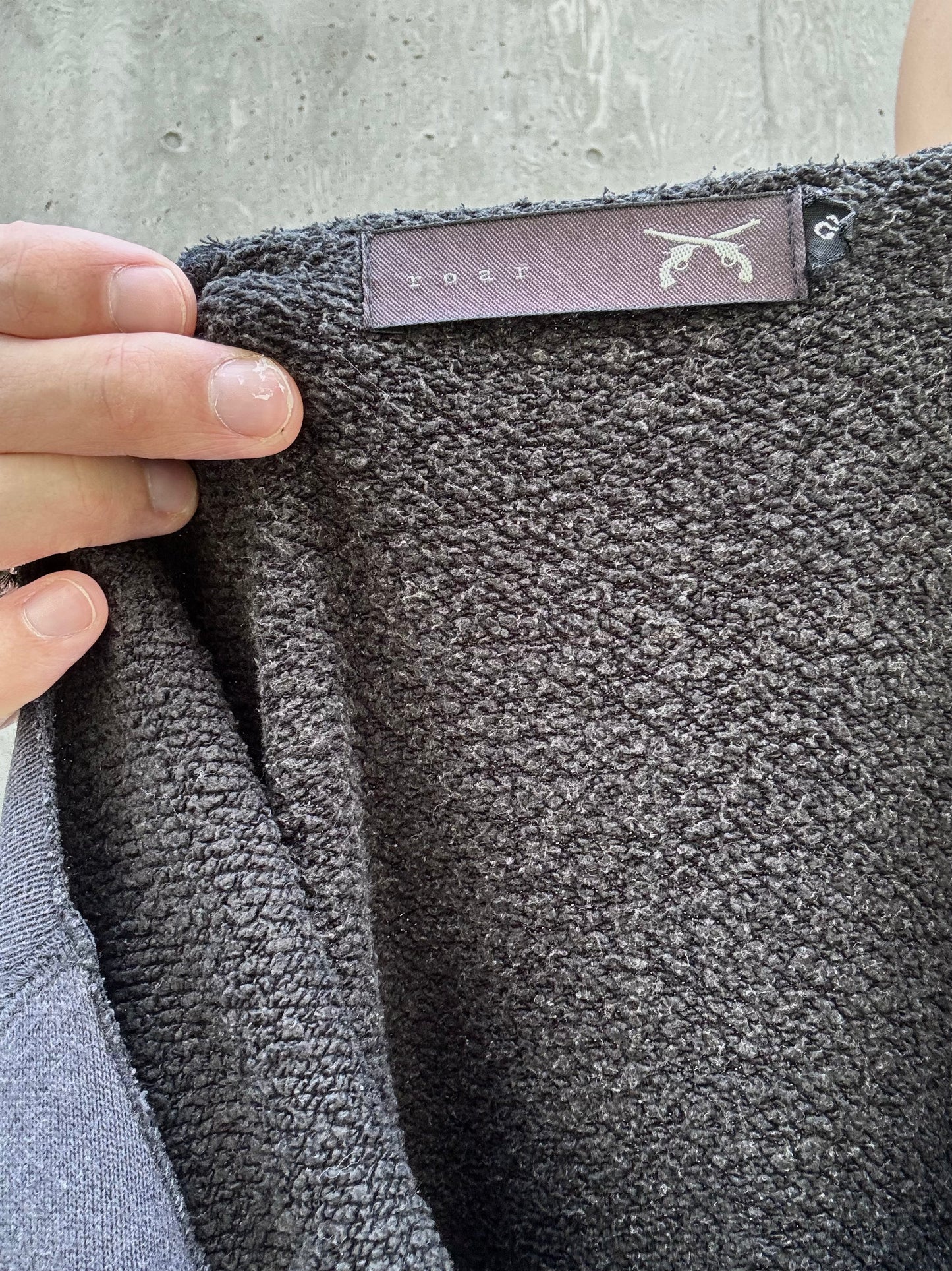 Roar Gunhole Sweater (2)