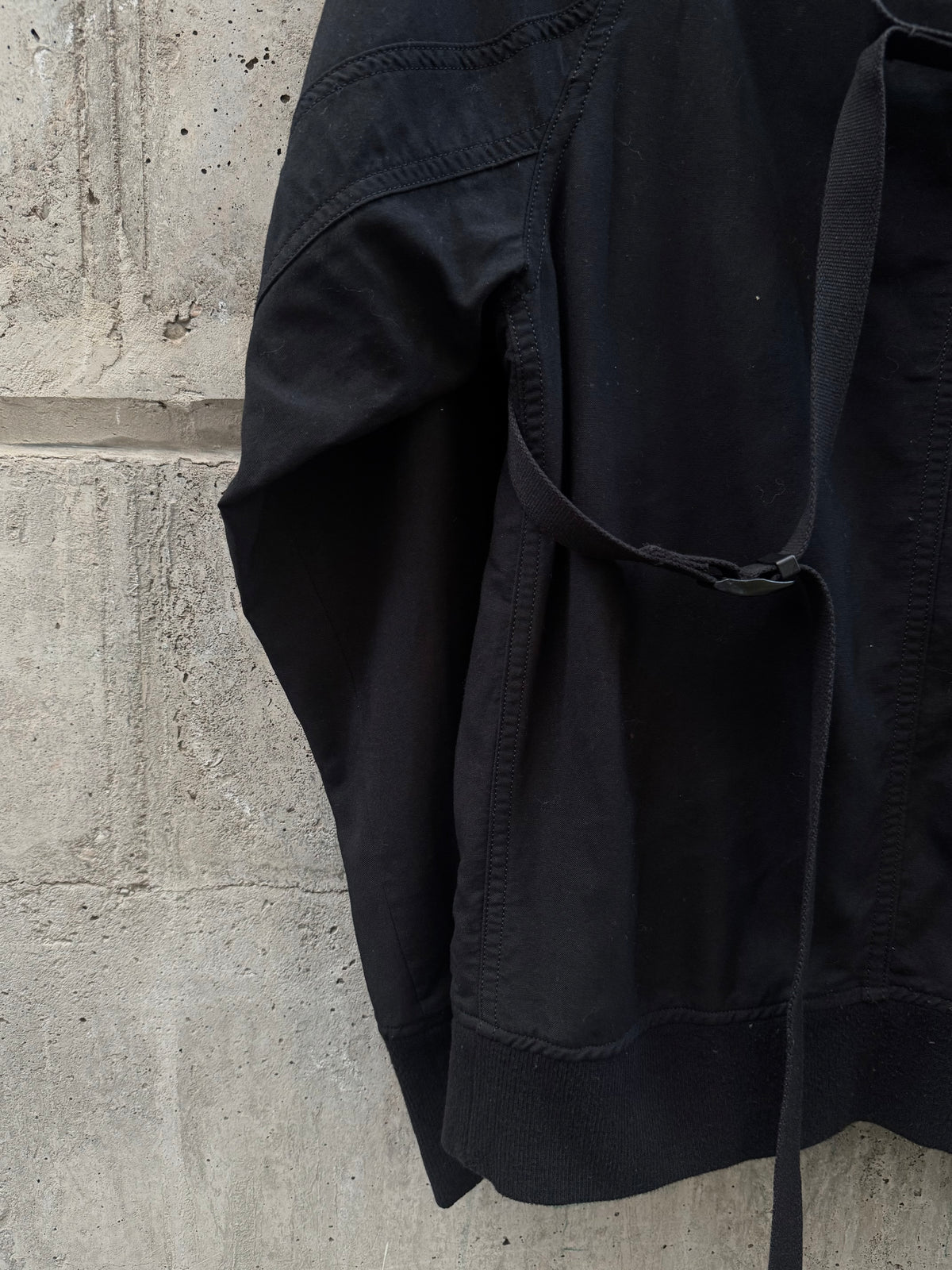 Julius _7 Deconstructed Utility Strapped Jacket