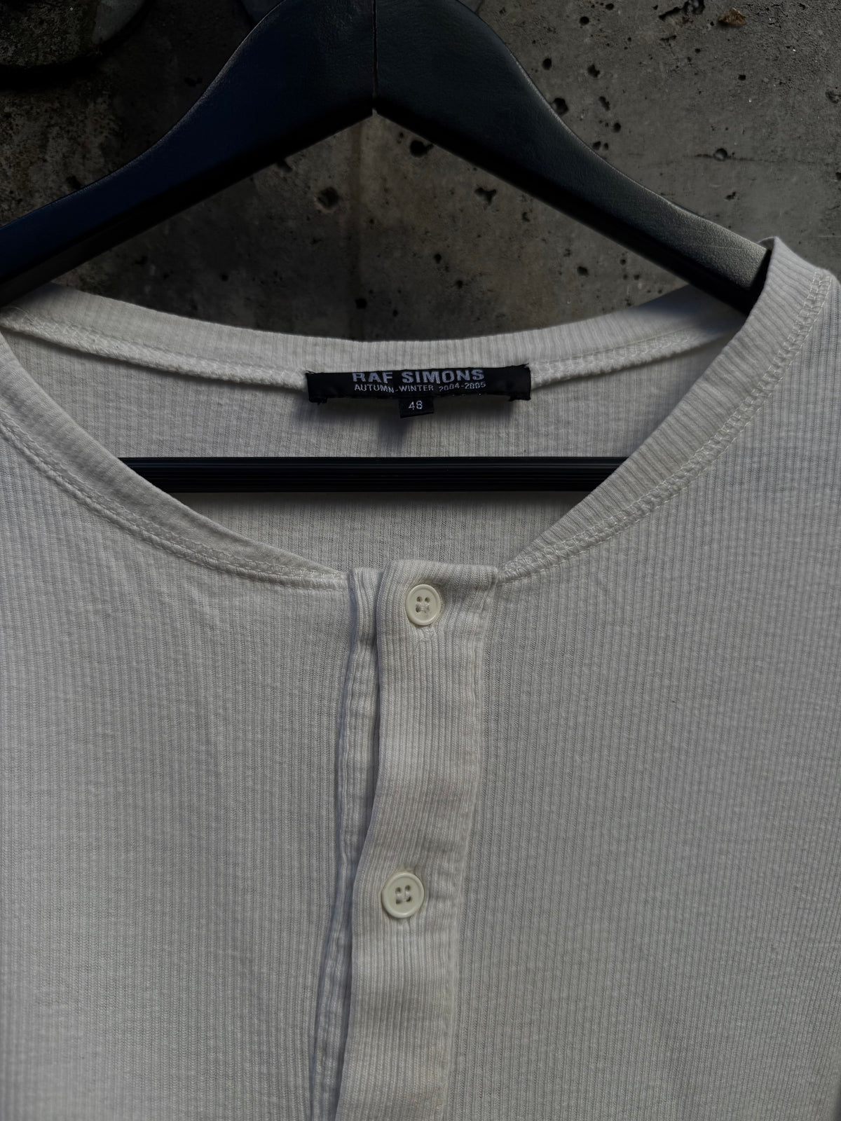 AW/04 Raf Simons « Waves » Waffle Knit Button (48)