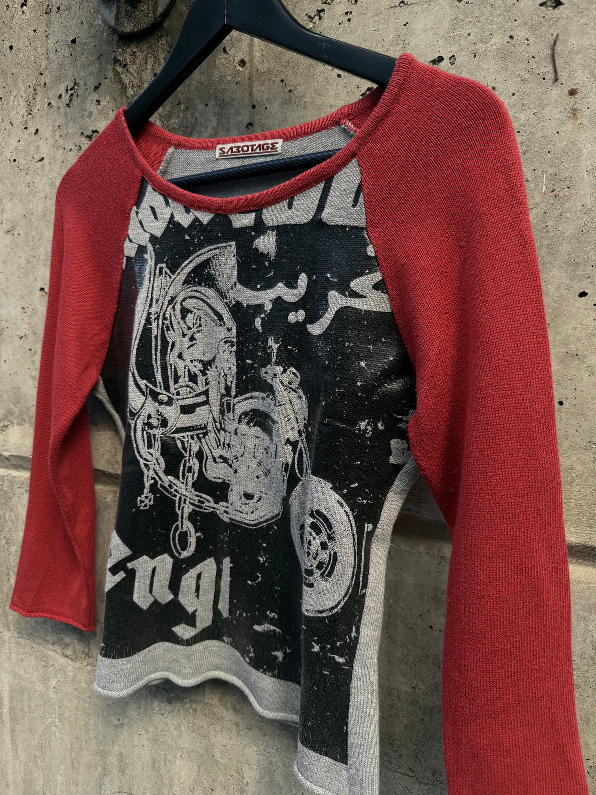 Sabotage Graphic Raglan Long Sleeve Top (M)