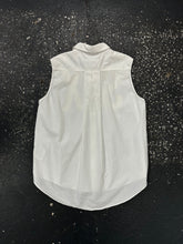 Lade das Bild in den Galerie-Viewer, MM6 Sleeveless Button Down Shirt (M)
