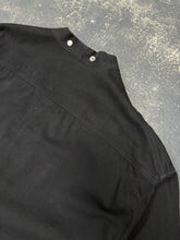 Lade das Bild in den Galerie-Viewer, SS22 Rick Owens Short Sleeve Runway Shirt (XL)

