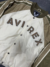 Lade das Bild in den Galerie-Viewer, 90s Avirex Varsity Puffer Jacket (XL)
