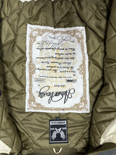 Lade das Bild in den Galerie-Viewer, 90s Avirex Varsity Puffer Jacket (XL)
